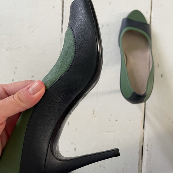 Never worn Balenciaga open toe heels - Picture 4 of 8